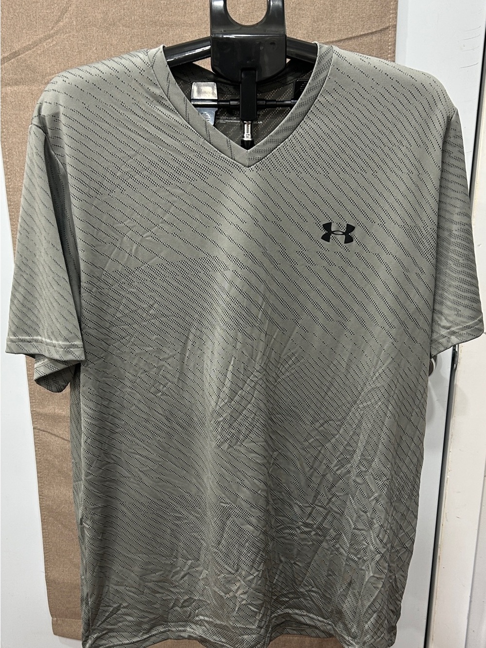 Under Armour Men’s V-Neck Performance Tee — Olive Gray